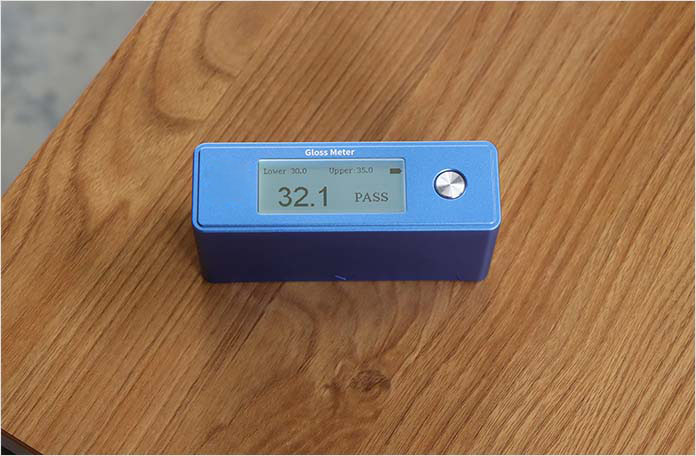 gloss meter measures wood